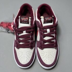 NIKE SB Dunk Low Red Grey